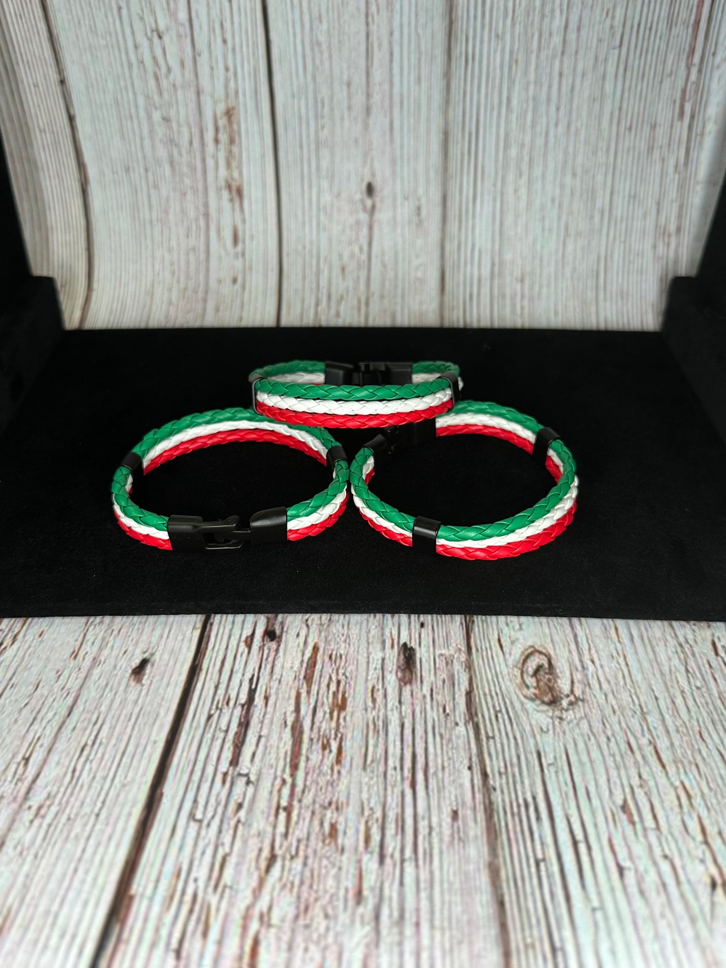 Italy Flag Leather Bracelet with (Black Buckle) – Unisex, Men’s and Women’s Bracelet 22cm 8.6in Length & 1cm 0.39in Width